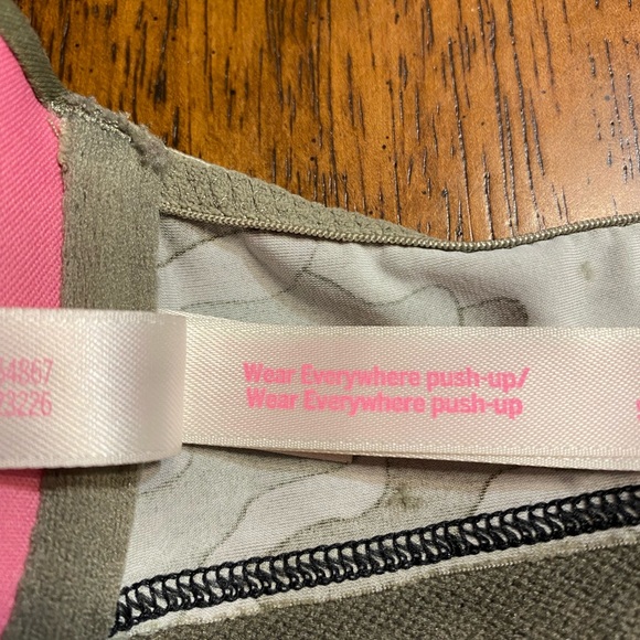 Camo bra by Pink by VS, front clasp. 34C underwire. Wear every push-up - Picture 11 of 13